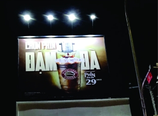 THI CÔNG BẢNG HIỆU QUẢNG CÁO PANO ĐÈN PHA LED CÀ PHÊ HIGHLAND TẠI 255 LŨY BÁN BÍCH